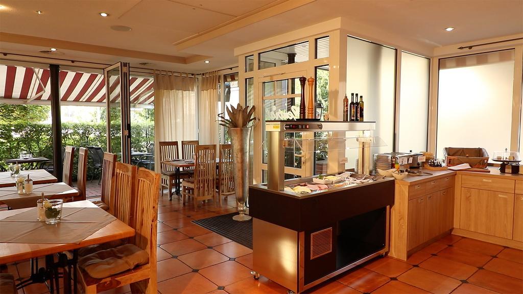 Hotel Central Zeven Luaran gambar