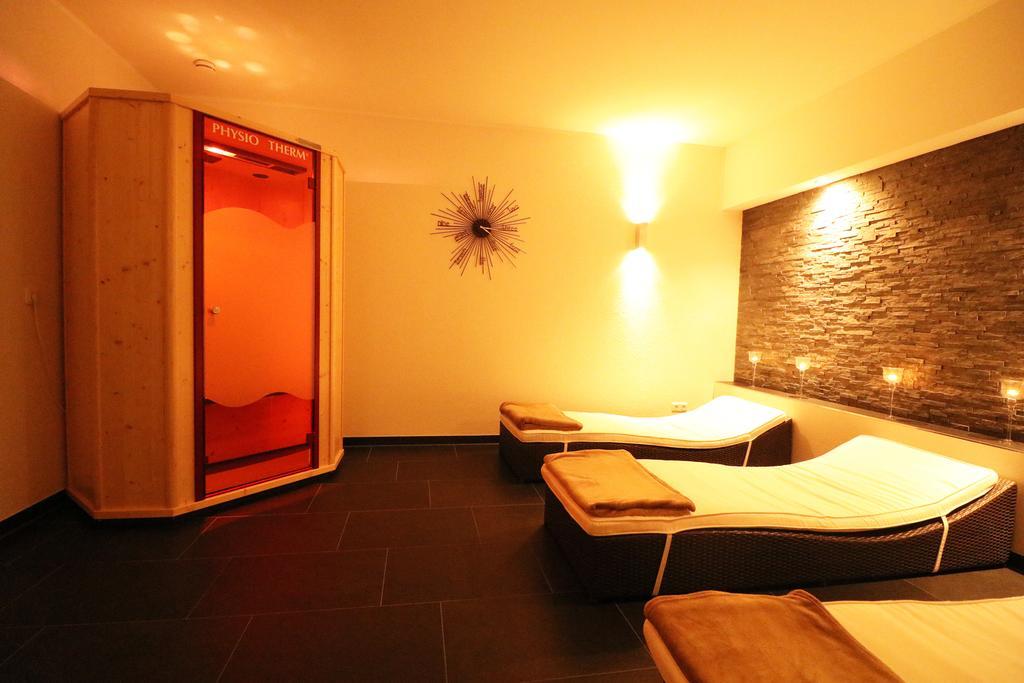 Hotel Central Zeven Luaran gambar